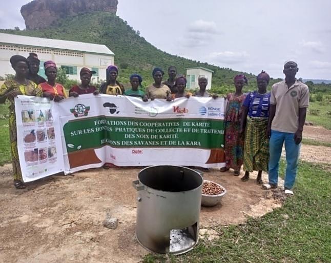 Collectrices de karité réunies lors d'une formation